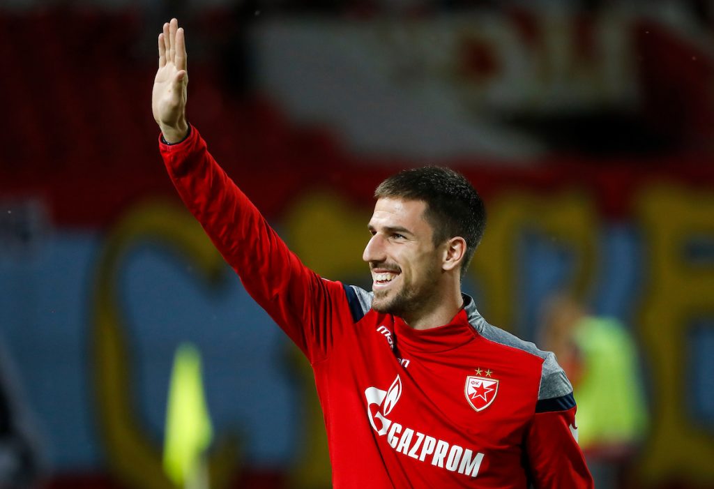 OPROŠTAJ OD CRVENO-BELIH Degenek poslao emotivnu poruku iz aviona i oduševio „delije“