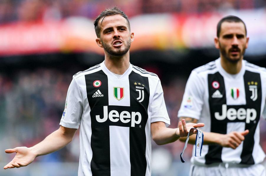 Reprezentativca BiH teraju iz dva kluba istovremeno!