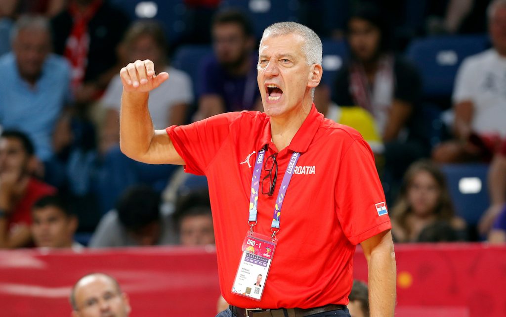 ODUŠEVLJEN IGROM CRVENO-BELIH Aco Petrović objasnio zašto je Zvezda savladala Partizan (FOTO)