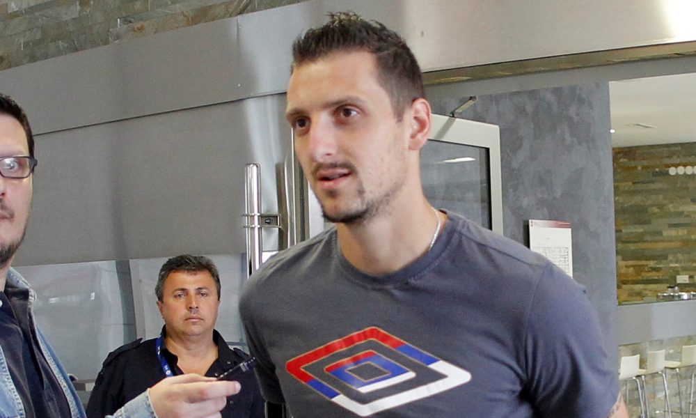 KUZMANOVIĆ PORUČIO ŠVAJCARCIMA: Nokautirao bih Džaku i Šaćirija, ali svakog sretneš dva puta u životu!