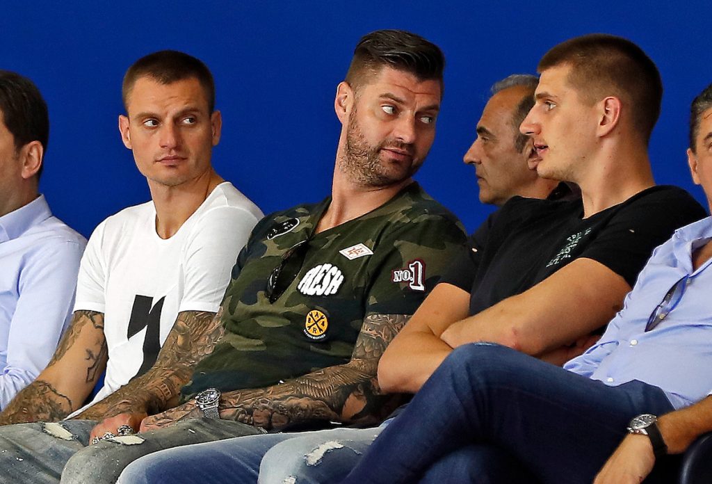 ŠTO JE SIGURNO, SIGURNO JE Jokićeva braća s posebnog mesta gledala trijumf protiv Lejkersa