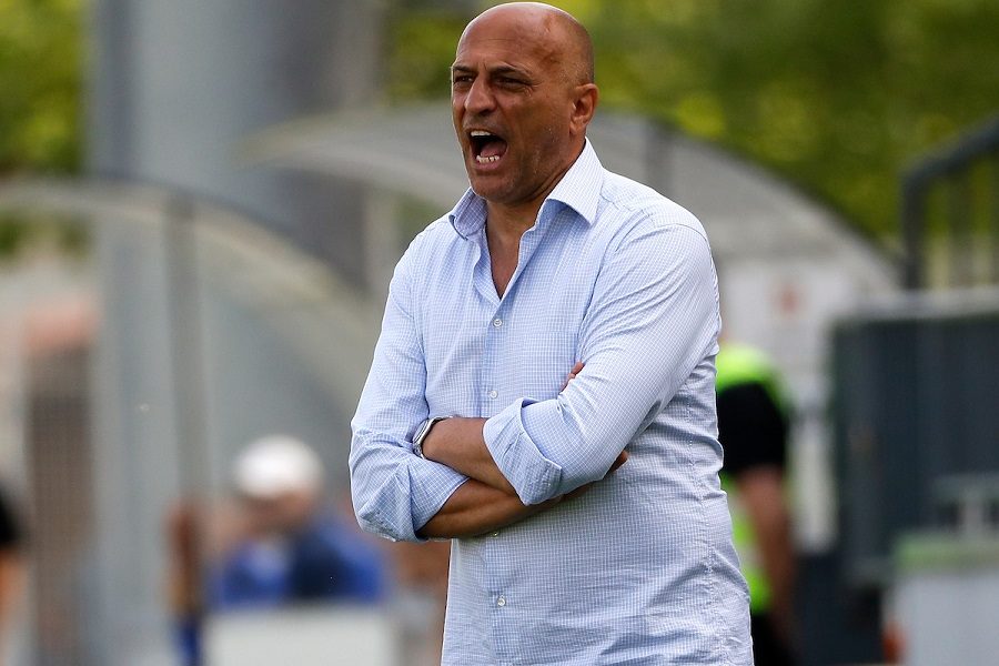 KAKVA PODRŠKA Nekadašnji trener Dinama i poznati pevač bodre Crvenu zvezdu (VIDEO)