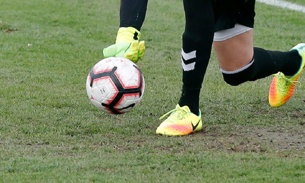 KOMEDIJA ILI NAMEŠTALJKA U CRNOJ GORI? Nekadašnji golman Vojvodine u 90. minutu primio autogol kakav nikada niste videli!  (VIDEO)