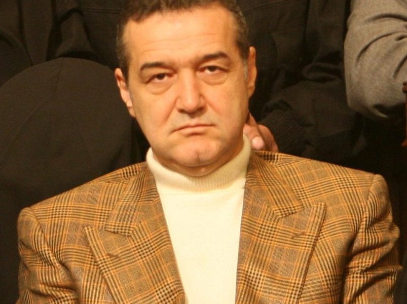 Vlasnik FCSB besan na igrače pred meč sa Zvezdom: Da mu dam štikle?