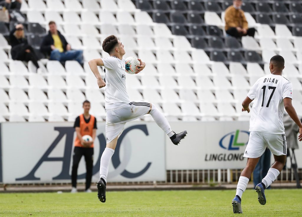 NOVA EPIZODA Srpski napadač promenio klub u Engleskoj (FOTO)