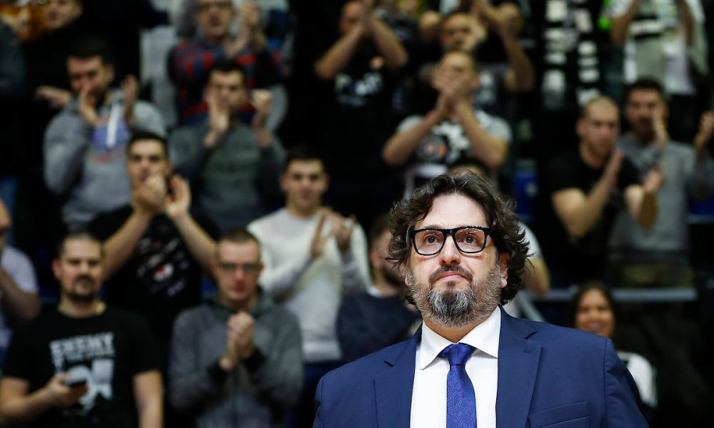 TRINKIJERI STIGAO U ARENU Pogledajte kako su „grobari“ dočekali nekadašnjeg trenera (VIDEO)