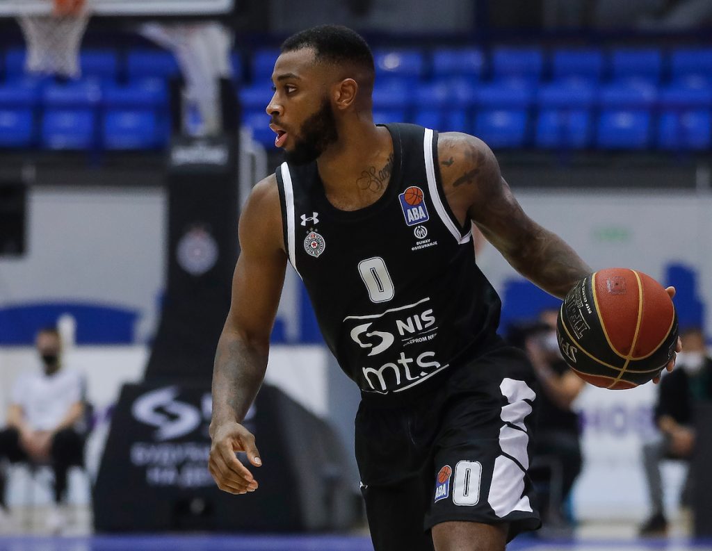 „ZAPALIO“ TVITER Kodi Miler Mekintajer snažnom porukom oduševio „grobare“ (FOTO)