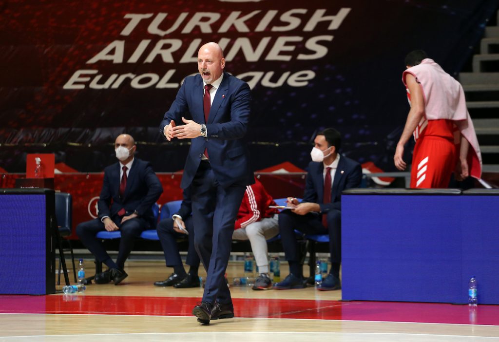 Olimpijakos nije pomogao Zvezdi, sumrak Pirejaca u drugih 10 minuta pogurao ekipu Saše Obradovića