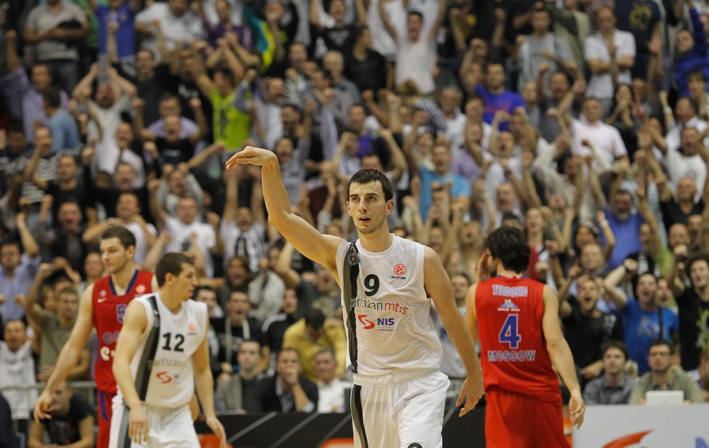 DIVAN GEST Evo kako su Španci predstavili nekadašnjeg igrača Partizana, „grobari“ će da budu oduševljeni (FOTO)