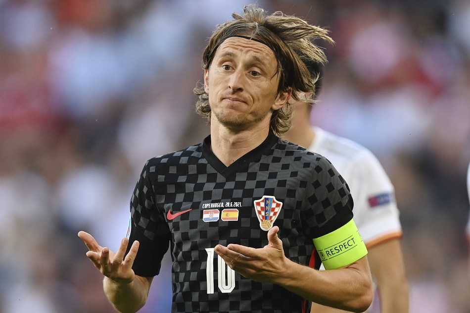 ŠOK U PARIZU Modrić sa bele tačke zakucao Francuze za dno tabelo!