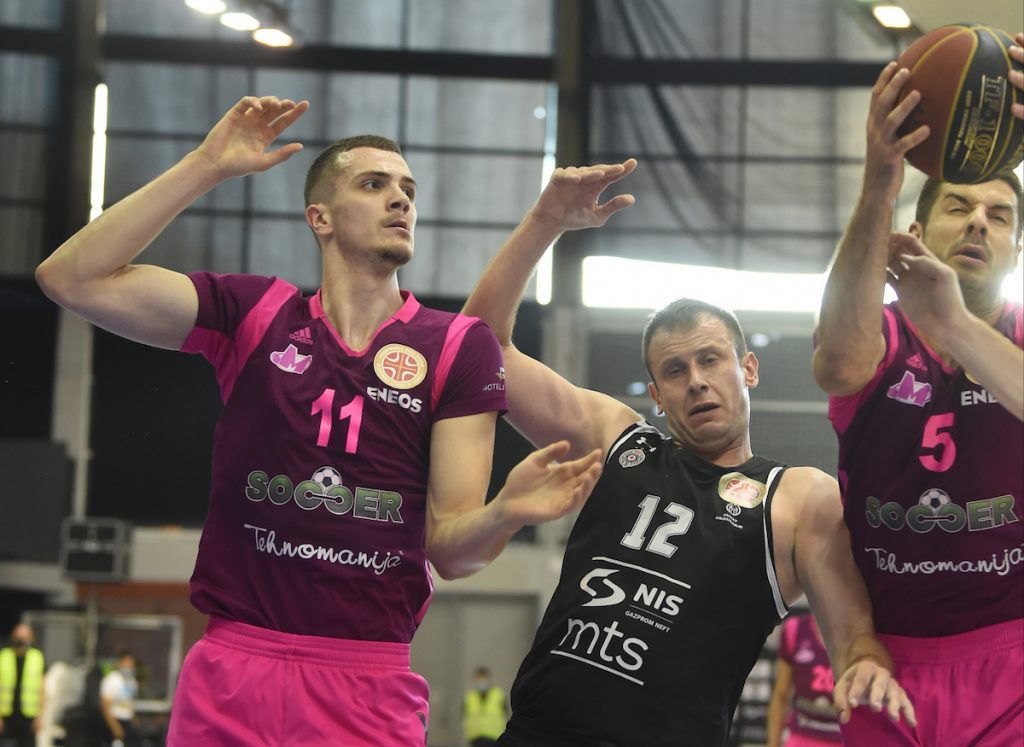 POTVRĐENO PISANJE MAXBET SPORTA Zvezda pred ponoć dovela pojačanje, nosiće tradicionalni broj na dresu