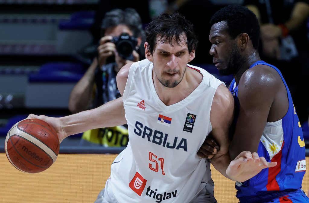 ŠOU BOBIJA NA DEBIJU ZA FENER Kucanja, blokade, dvocifreni broj poena, a onda i trojka (VIDEO)