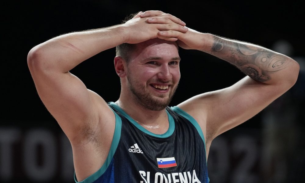 Dončić na meč sa Lejkersima došao kao kauboj, njegov tim ubacio 51 poen za četvrtinu (VIDEO)