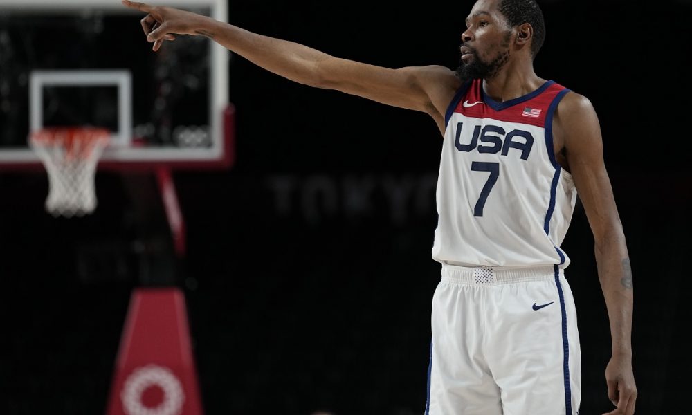 PA OVO JE HIT Urnebesna reakcija srpskog komentatora posle promašenog slobodnog bacanja Kevina Durenta (VIDEO)