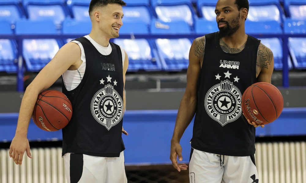 Stranci poželjni u autobusima, ali ne i u košarci