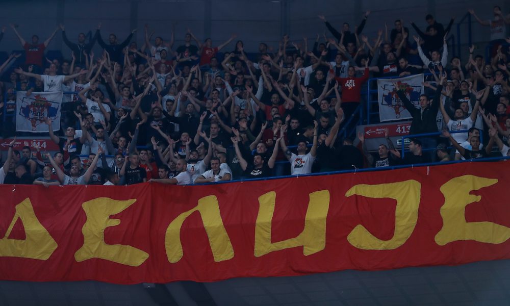 ČEKA NAS „VRUĆ“ DERBI „Delije“ u korteu do Arene (FOTO)