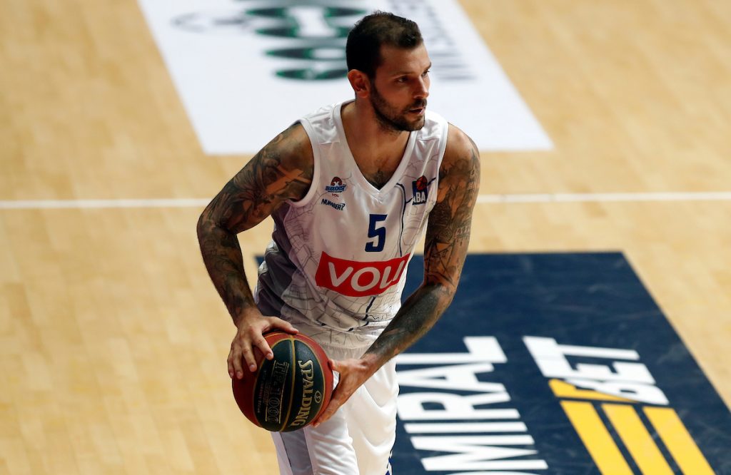 KRAJ BOGATE KARIJERE Vladimir Micov okačio patike o klin!