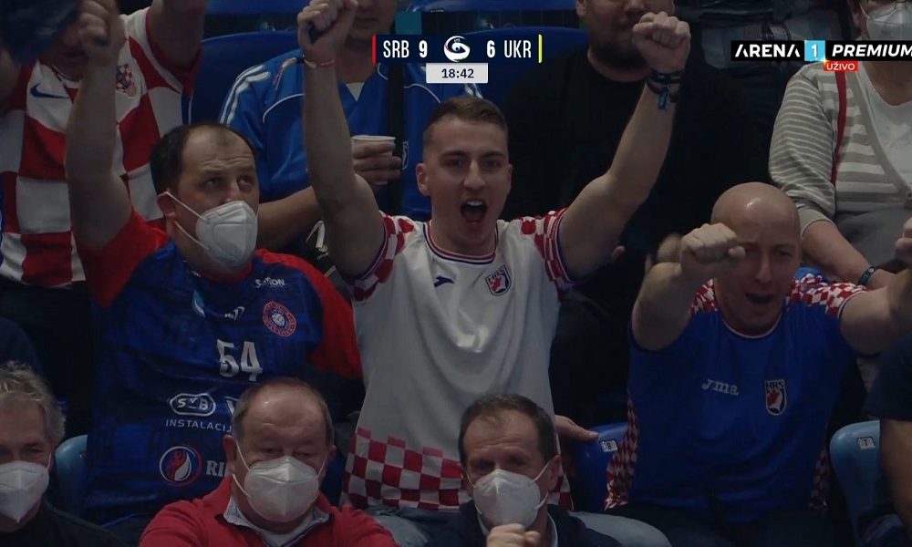HIT SLIKA IZ SEGEDINA Kad Hrvati navijaju za Srbiju (FOTO)