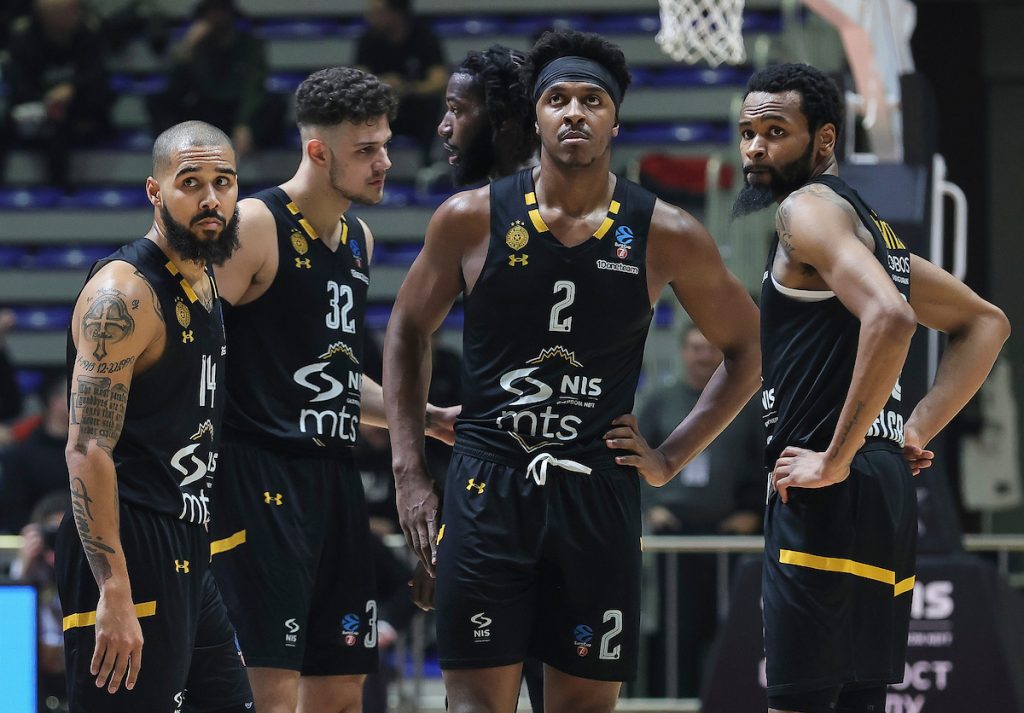 PROMENA PLANA Košarkaši Partizana nisu mogli da slete u Istanbul