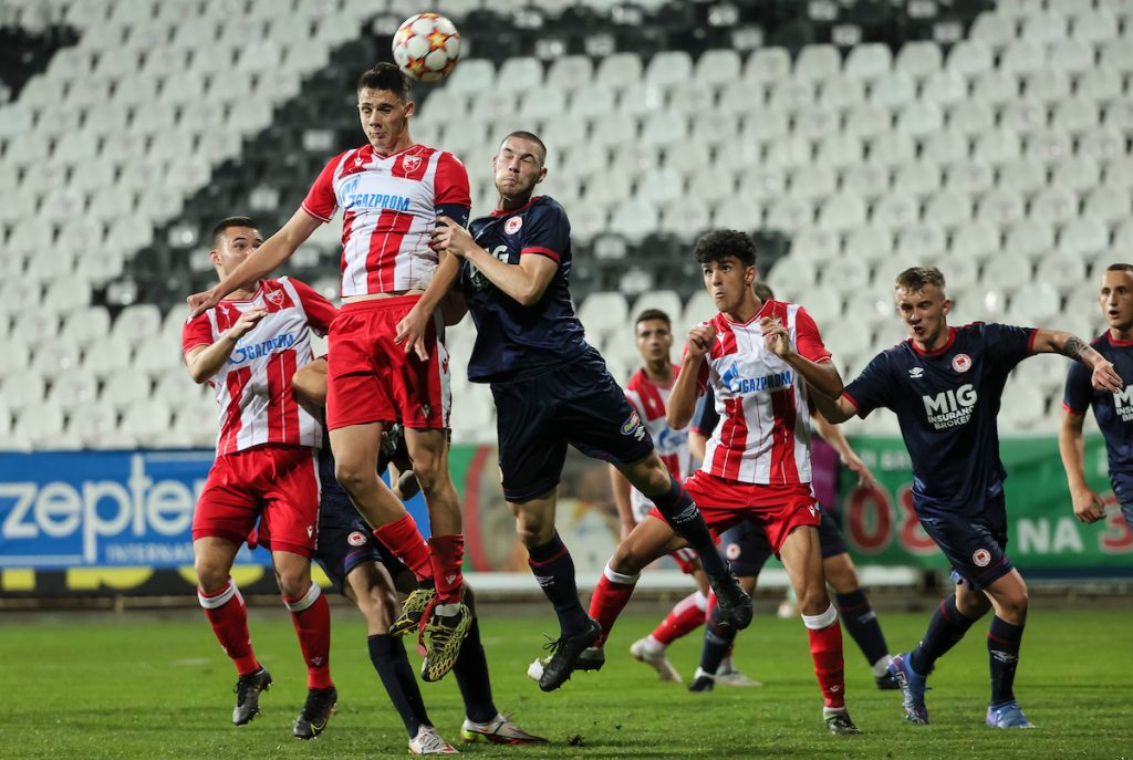 SAZNAJEMO Zvezda donela odluku u vezi sa mladim štoperom koji je bio na meti Reala!