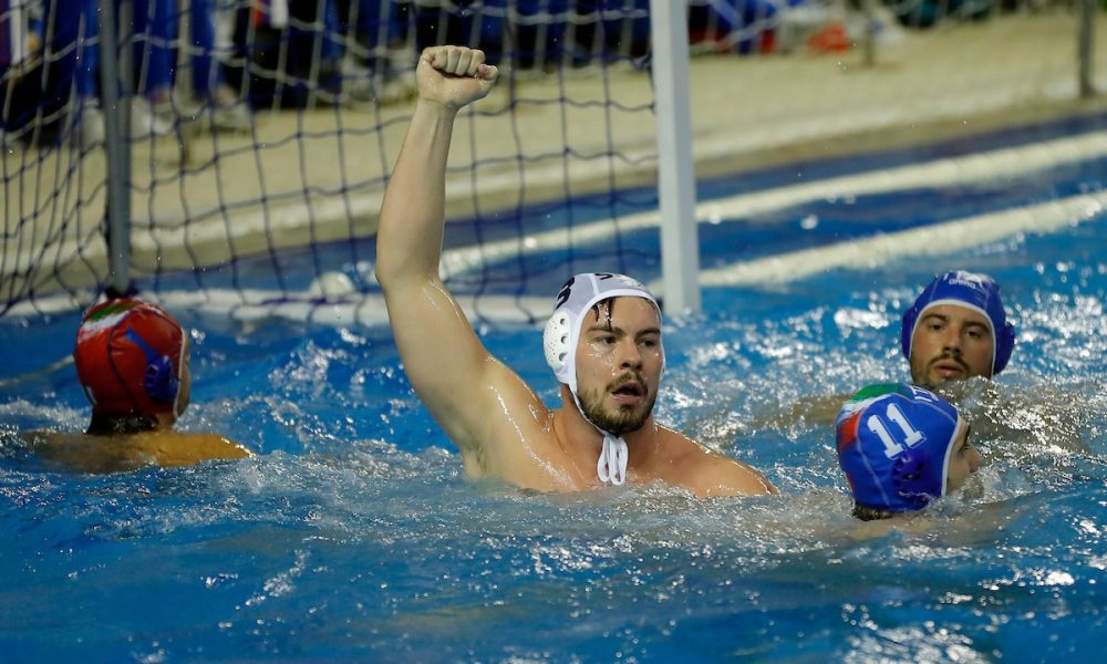 Srbija pred punim tribinama u Šapcu potopila „azure“