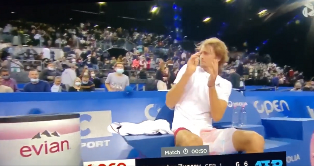 Zverev lako savladao Manarina, a onda je usledio šok (VIDEO)