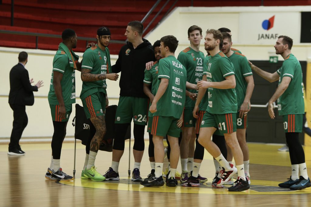 Cedevita Olimpija uz mnogo muke došla do pobede u Splitu!