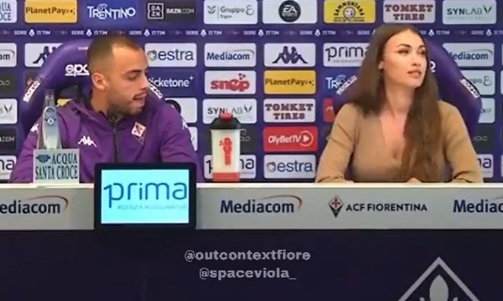 ZANESEN TOM LEPOTOM Najnoviji napadač Fjorentine gleda u portparolku i ne haje za pitanja novinara (FOTO)