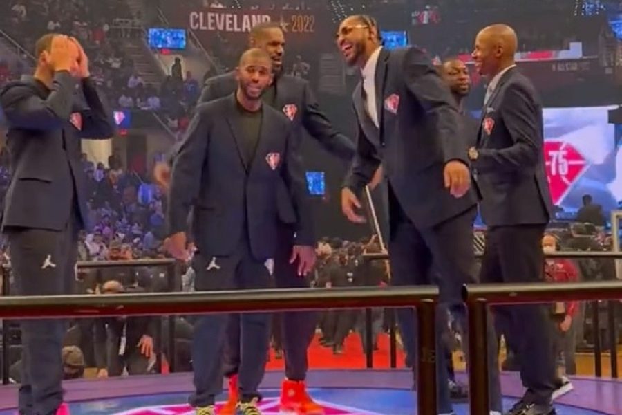 OVO SAMO ON SME Pogledajte kako se bivša zvezda obukla za NBA Ol-star… Kari se hvatao za glavu! (VIDEO)