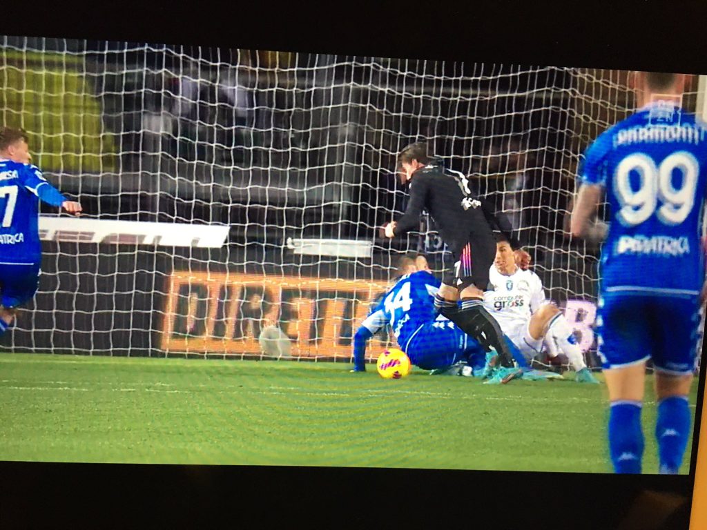 VLAHOVIĆ POSLAO ALBANCA PO BUREK Majstorija Srbina i 19. gol u sezoni (VIDEO)