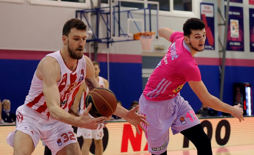 Zvezda u drugom poluvremenu slomila otpor Mege, meč u senci povrede Simanića