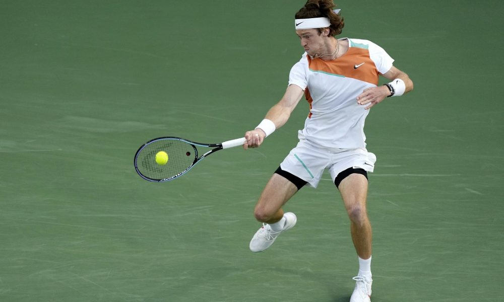 Kratka poruka ruskog tenisera posle pobede u Dubaiju (VIDEO)