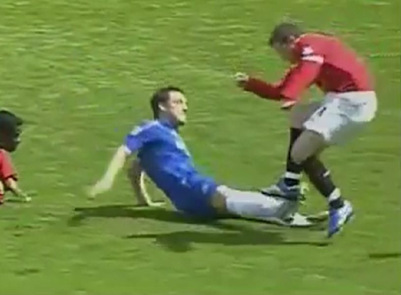 ŠOKANTNO PRIZNANJE VEJNA RUNIJA „Stavio sam metalne krampone da bih povredio nekoga“ (VIDEO)