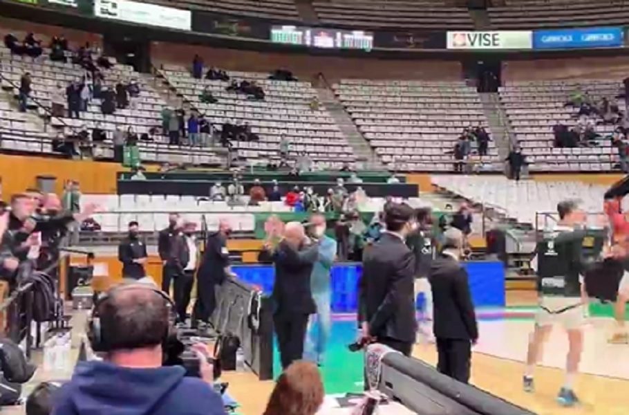 Obradović burno pozdravljen u Badaloni, potom se čuli uzvici na srpskom (VIDEO)