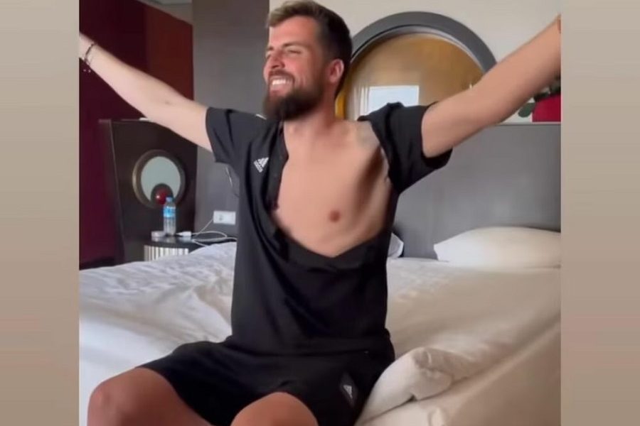 SLAVLJE Srpski napadač uz pivo nazdravio rođenje ćerke