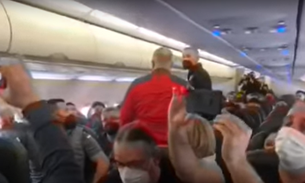 RECEPT ZA POBEDU PROTIV RONALDA Makedonci kopirali Vučića, premijer ušao u avion i evo koliko je novca obećao… (VIDEO)