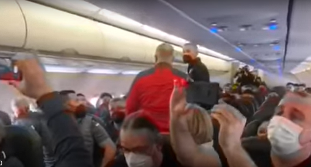 RECEPT ZA POBEDU PROTIV RONALDA Makedonci kopirali Vučića, premijer ušao u avion i evo koliko je novca obećao… (VIDEO)