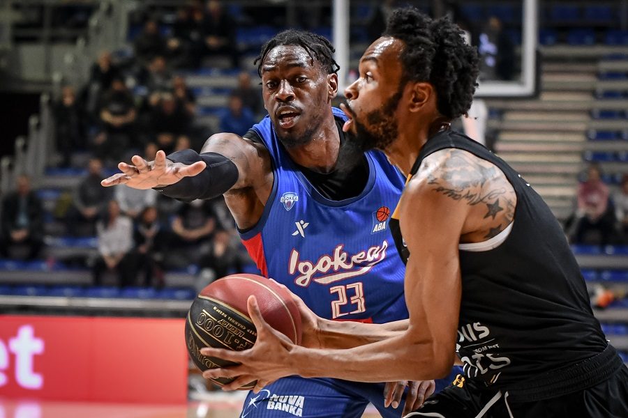 TEŠKA ARTILJERIJA Partizan serijom u drugoj četvrtini slomio otpor Igokee