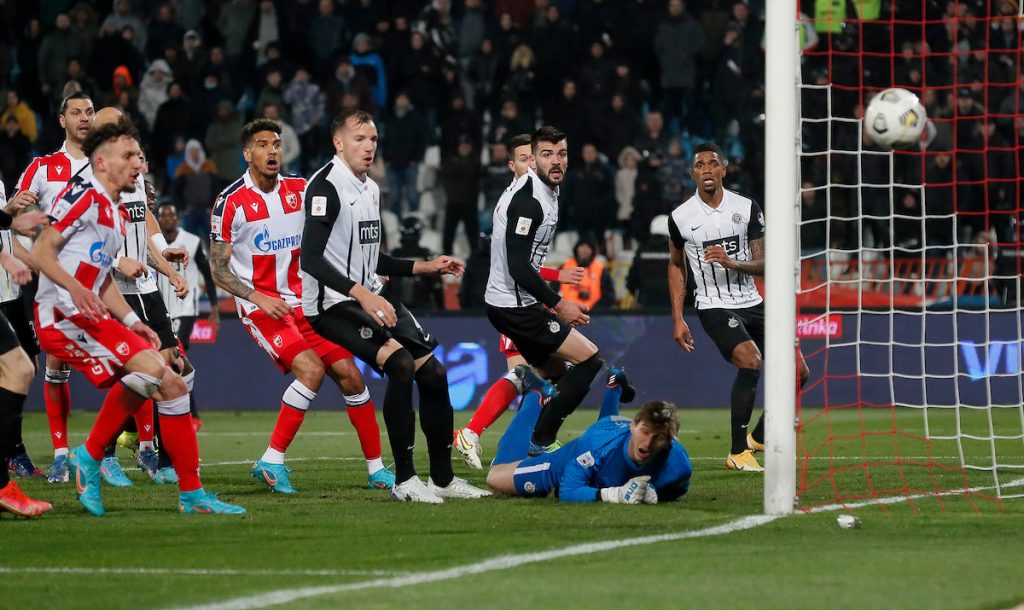 ZAKASNILI Bajern uzeo talentovanog napadača ispred nosa Zvezdi i Partizanu (FOTO)