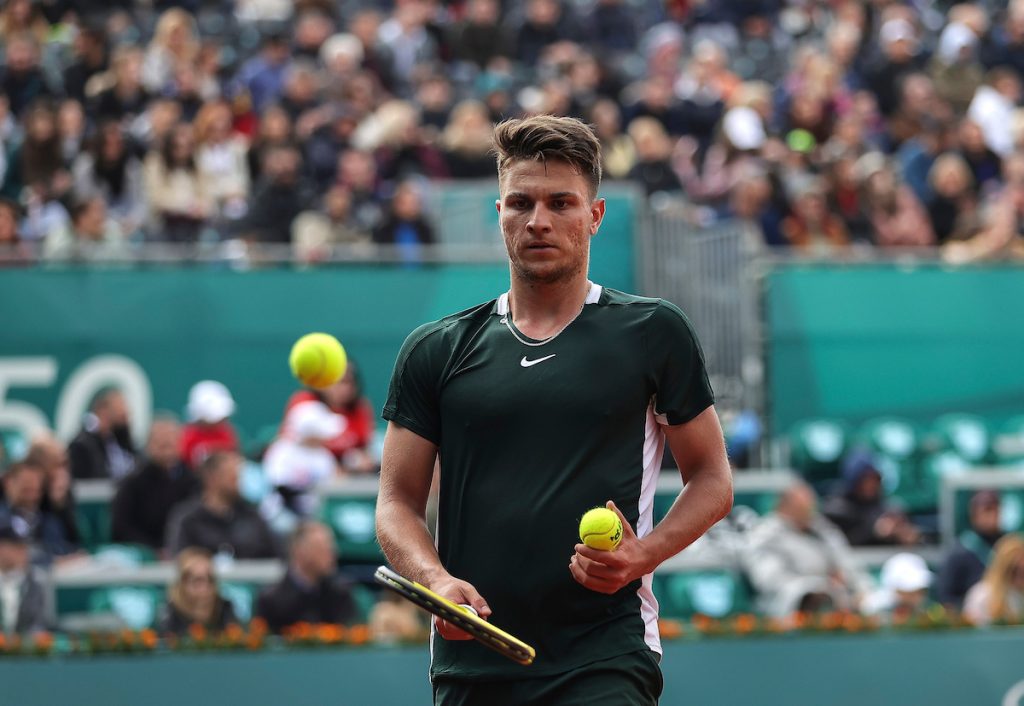 KRUNA ODLIČNE FORME Kecmanović se plasirao u četvrtfinale!