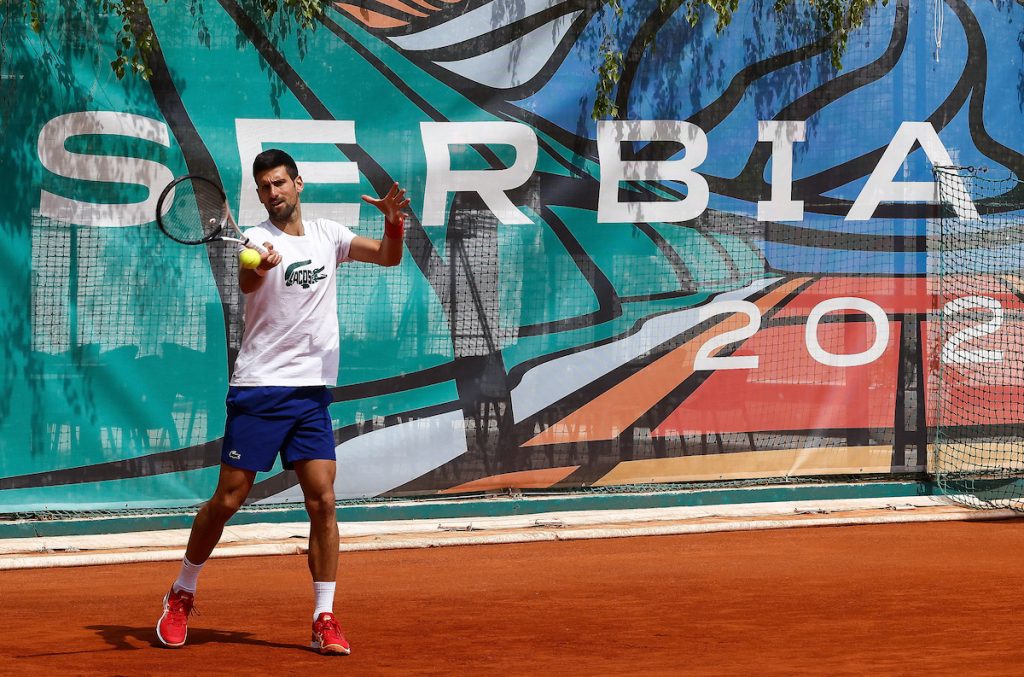 SVUDA POĐI, KUĆI DOĐI Nole se u Beogradu priprema za Rolan Garos