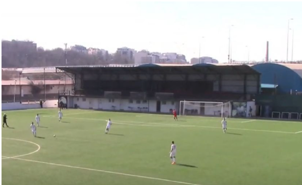 TAKO MLADI, A VEĆ NERVOZNI Kadeti Partizana propustili priliku da se primaknu Zvezdi pa lomili vrata na svlačionici (FOTO)