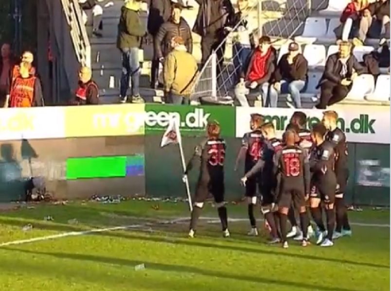 Gađali ga čašom piva, a evo šta je on uradio! (VIDEO)