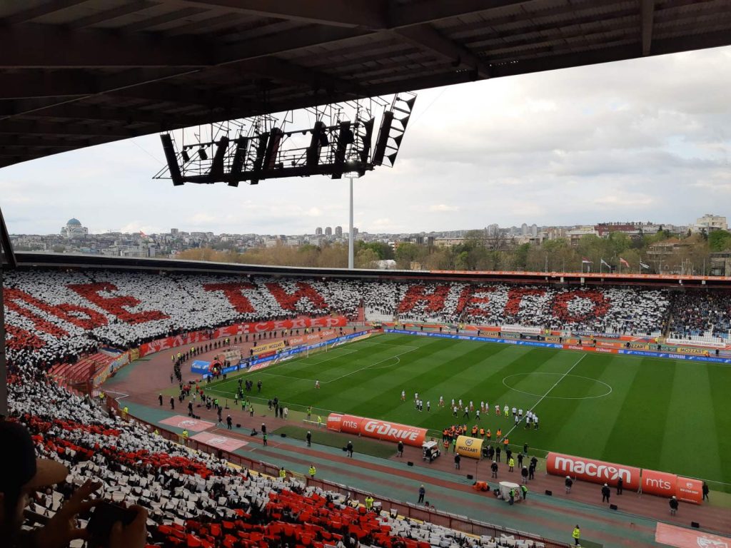 KOREOGRAFIJA: „Delije“ prozvale „grobare“ (VIDEO)