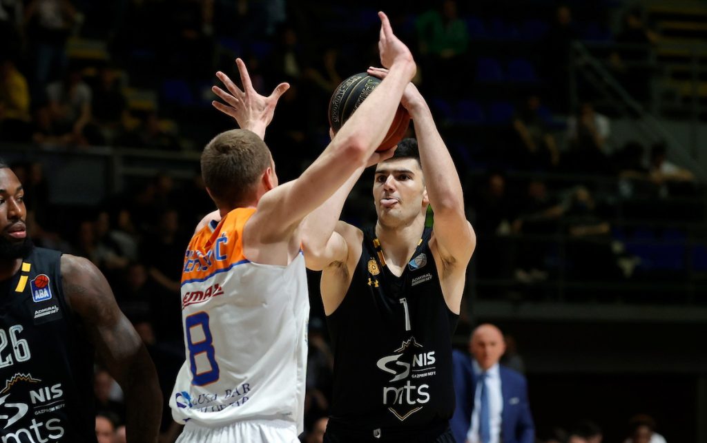 POLUVREME Partizan održava stečeno, Vukčević trojkama podiže temperaturu