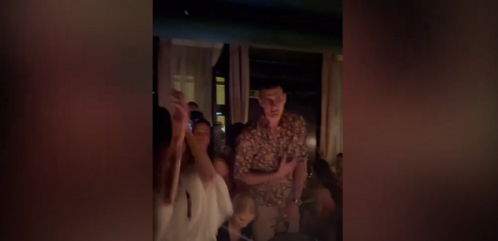 SOMBOR ZAMENIO BEOGRADOM Jokić u Skadarliji uz Tamburaše, hoće li biti gost finala Evrolige? (VIDEO)