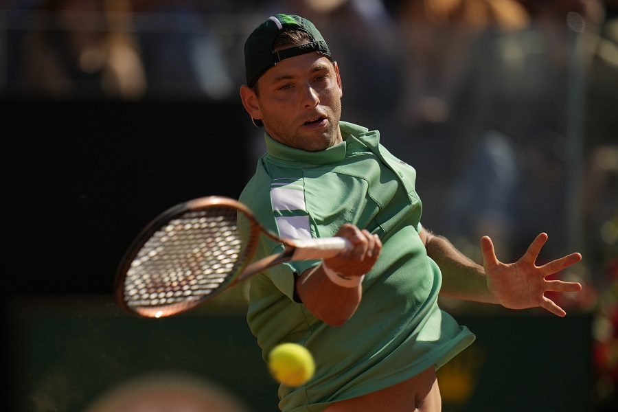 Krajinović nije mogao protiv Sinera