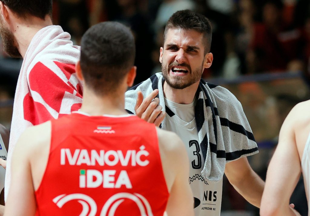 I ZVEZDA SE ŽALILA NA SUĐENJE Promenio se kriteriijum kod 29:16! Zašto nije suđena nesportska Zagorcu, 11 sekundi pre kraja?