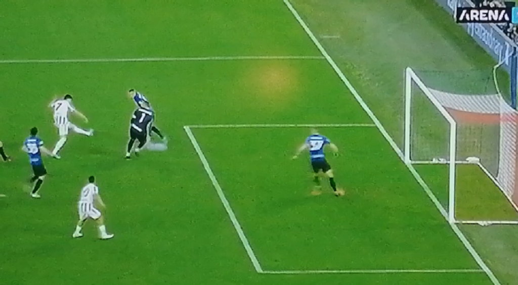 SPEKTAKL U RIMU Vlahović „lažnjakom“ poslao D’Ambrosija po burek, a onda uz dosta sreće pogodio (VIDEO)