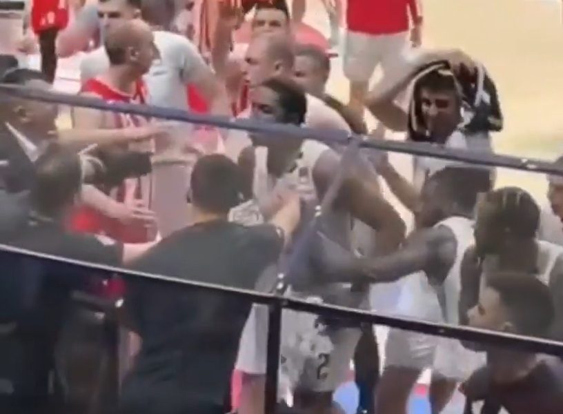IZ DRUGOG UGLA Navijači provocirali Lesora, Francuz ih gađao flašicom! (VIDEO)